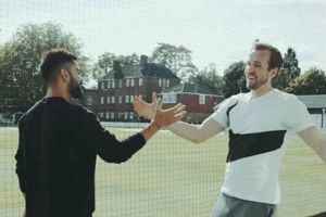 విరాట్‌ కోహ్లీతో క్రికెట్‌ ఆడిన ఇంగ్లాండ్‌ ఫుట్‌బాల్‌ స్టార్‌ హ్యారీ కేన్‌