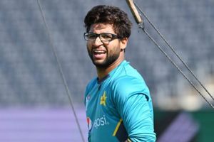 యువతులతో ఇమాముల్‌ హక్‌ ఛాటింగ్‌.. ట్విటర్‌లో స్క్రీన్‌ షాట్లు!!