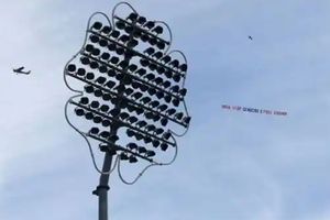 టీమిండియాకు ఘోర అవ‌మానం: బీసీసీఐ క‌న్నెర్ర‌! భార‌త్‌కు వ్య‌తిరేకంగా ఆకాశంలో బ్యాన‌ర్‌!