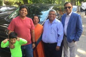 క్రికెట్ మీద ఉన్న అభిమానం: కారులో సింగ‌పూర్ నుంచి లండ‌న్‌కు!