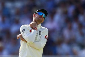 విశ్వవిజేతగా నిలిచిన 10 రోజులకే: టెస్టు క్రికెట్ చరిత్రలోనే ఇంగ్లాండ్ చెత్త రికార్డు