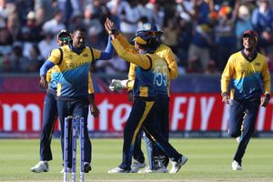 18 నెలల తర్వాత బౌలింగ్‌.. తొలి బంతికే వికెట్