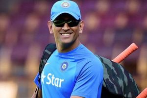 'ధోని ఎంతో విలువైన ఆటగాడు, అతడి రిటైర్మెంట్‌పై ఎందుకు?'