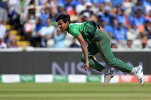 నిరాశపరిచిన కోహ్లీ, పాండ్యా: ఒకే ఓవర్లో రెండు వికెట్లు కోల్పోయిన టీమిండియా