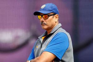 'త్వరలో క్రికెటర్ల భార్యలు బ్యాటింగ్‌, బౌలింగ్‌ కూడా చేస్తున్నారనే వార్తలు చదువుతారు'