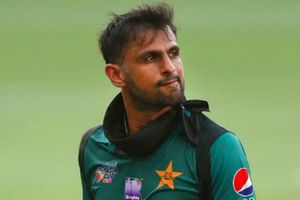 హైద‌రాబాద్ అల్లుడు షోయ‌బ్ మాలిక్‌కు వ‌సీం అక్ర‌మ్ చుర‌క‌లు: ఫేర్‌వెల్ డిన్న‌ర్ ఇవ్వొచ్చు గానీ..!