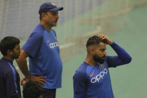 శాస్త్రి స్థానాన్ని భర్తీ చేసేది వీళ్లే: టీమిండియా హెడ్ కోచ్ రేసులో ఎవరెవరు?