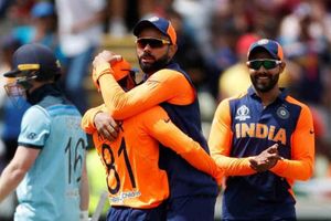 ఇంగ్లాండ్‌తో ఓటమి.. క్రీడాస్ఫూర్తి ఎక్కడుందంటూ కోహ్లీసేనపై విమర్శలు