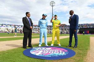 రెండో సెమీస్‌ : టాస్ గెలిచి బ్యాటింగ్ ఎంచుకున్న ఆస్ట్రేలియా