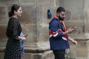 టికెట్లు దొరకడం లేదు.. ఫైనల్ వరకు ఇంగ్లాండ్‌లోనే భారత ఆటగాళ్లు