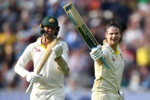 యాషెస్‌ తొలి టెస్టు: ఆస్ట్రేలియా ఆలౌట్‌.. పోరాడిన స్మిత్