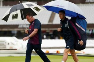 లార్డ్స్‌లో యాషెస్ రెండో టెస్టు: వర్షం అడ్డంకి, తుడిచి పెట్టుకుపోయిన తొలి సెషన్