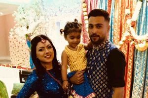 పాక్‌కే ఆడతాడు... ఇంగ్లండ్‌కు కాదు: ట్రోలర్స్‌పై ఆమీర్ భార్య మండిపాటు