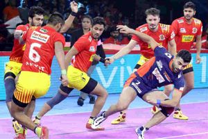 చివరి అంచె మ్యాచ్‌లో గుజరాత్ ఫార్చూన్ జెయింట్స్ ఓటమి