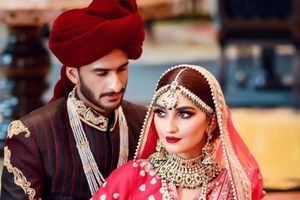 భారత యువతిని పెళ్లాడిన పాకిస్థాన్ పేసర్: బాలీవుడ్ పాటలకు డ్యాన్స్