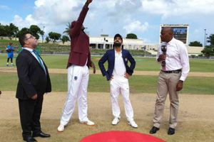 తొలి టెస్టు: విండిస్ ఫీల్డింగ్, ఓపెనర్లుగా మయాంక్, కేఎల్ రాహుల్