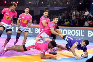 జైపూర్ హ్యాట్రిక్.. యూపీ యోధ బోణీ