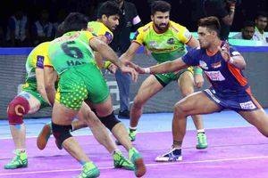 మణిందర్‌ మాయ.. పట్నాపై బెంగాల్‌ ఘన విజయం