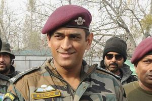 దేశ రక్షణలో నిమగ్నమైన ధోనీ.. విక్టర్‌ ఫోర్స్‌లో విధులు