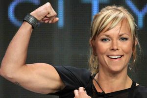 రికార్డు బద్దలు కొట్టే ప్రయత్నంలో: ప్రపంచంలోనే 'పాస్టెస్ట్ ఉమెన్' చివరకు స్పీడ్‌తోనే పైలోకాలకు!