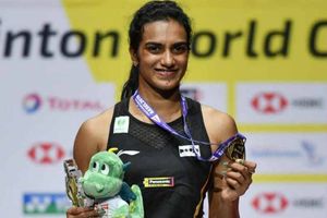 నువ్వు బంగారానివి సింధు: చిరకాల ప్రత్యర్థి ట్వీట్