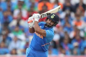 క్రికెటర్‌గానే కాదు మనిషిగా కూడా: పంత్ ఆశ్చర్యకర వ్యాఖ్యలు