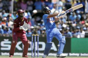 టీ20ల్లో ప్రపంచ రికార్డును బద్దలు కొట్టిన రోహిత్‌ శర్మ.. రైనాను దాటినా కోహ్లీ