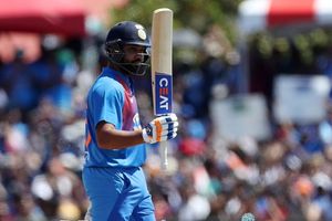 పుజారా సెంచరీ, రోహిత్‌ హాఫ్ సెంచరీ.. భారీ స్కోర్‌ దిశగా భారత్‌