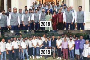 ఫోటో: అనుష్కలో ఎంత మార్పు!: కోహ్లీసేనతో ఫోటో దిగలేదు