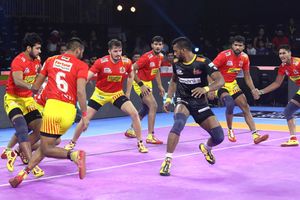 మెరిసిన 'బాహుబలి'.. ఎట్టకేలకు బోణీ కొట్టిన తెలుగు టైటాన్స్‌