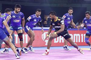 'బాహుబలి' సిద్ధార్థ్ వీరవిహారం.. తెలుగు టైటాన్స్ విజయం