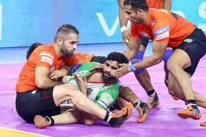 నాలుగో విజయం: ఉఠ్కంఠ పోరులో పట్నాను ఓడించిన యు ముంబా