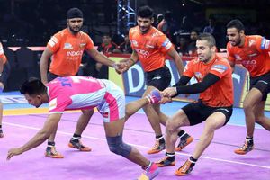 అభిషేక్ అదుర్స్.. జైపూర్‌పై ముంబా విజయం