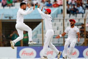 స్పిన్‌తో తిప్పేసిన రషీద్: బంగ్లాతో ఏకైక టెస్టులో ఆప్ఘన్ భారీ విజయం
