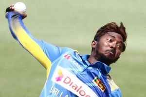 పది నెలల వ్యవధిలో రెండోసారి.. శ్రీలంక స్పిన్నర్‌ అఖిల దనంజయపై నిషేధం!!