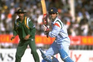 22 ఏళ్ల క్రితం సరిగ్గా ఇదేరోజున: భారత ఆటగాళ్లపై పాక్ ఫ్యాన్స్ రాళ్ల దాడి!