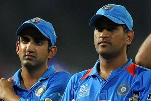 దేశం గురించి ఆలోచించరా?: ధోనీని మరోసారి టార్గెట్ చేసిన గంభీర్