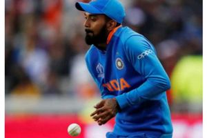 'చిల్ మూడ్'లో కేఎల్ రాహుల్: సోషల్ మీడియాలో జోకులు పేల్చుతున్న నెటిజన్లు