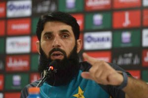 పాక్‌ కోచ్‌ మిస్బా జీతమెంతో తెలిస్తే షాక్ అవుతారు.. టీమిండియా కోచ్ రవిశాస్త్రి కంటే?!!