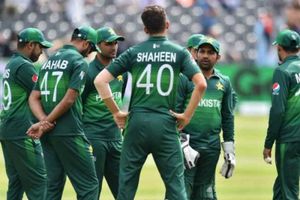 పాక్ ఆటగాళ్లకు షాక్.. ఇక నుంచి బిర్యానీ బంద్!!