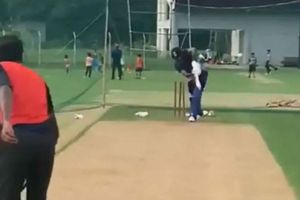 దక్షిణాఫ్రికాతో టీ20 సిరిస్: నెట్స్‌లో పాండ్యా భారీ షాట్లు (వీడియో)