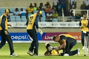 పెను ప్రమాదం తప్పింది: బంతి తాకి మైదానంలోనే కుప్పకూలిన ఆండ్రీ రసెల్