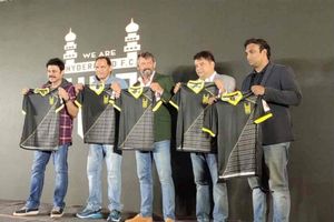 షేర్వానీ లుక్‌లో: హీరో వెంకటేష్ చేతుల మీదుగా హైదరాబాద్ ఎఫ్‌సి జెర్సీ ఆవిష్కరణ