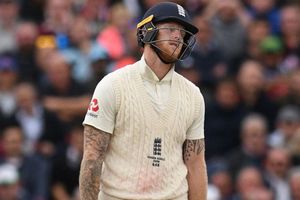 ఇంగ్లండ్‌ విజయలక్ష్యం 383.. ప్రస్తుతం 18/2.. స్టోక్స్‌పైనే ఆశలు!!