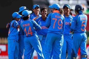 దక్షిణాఫ్రికాతో భారత్ తొలి టీ20.. కౌర్‌సేన అదే జోరును కొనసాగిస్తుందా!!