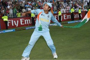 12ఏళ్ల క్రితం సరిగ్గా ఇదే రోజున: #మొమొరీ పేరిట ఫేస్‌బుక్‌లో యువీ భావోద్వేగం!