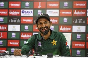 పాకిస్థాన్ జట్టు కెప్టెన్సీ నుంచి తప్పించడంపై సర్ఫరాజ్ స్పందన ఇదీ!
