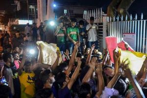 షకీబ్‌పై నిషేధం ఎఫెక్ట్: ఐసీసీకి వ్యతిరేకంగా బంగ్లాదేశ్‌లో పెల్లుబికిన నిరసనలు