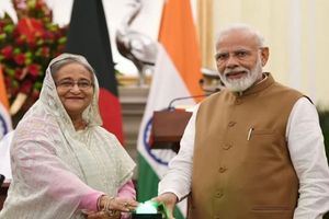 India vs Bangladesh: గంగూలీ ఆహ్వానం.. భారత్‌-బంగ్లా మ్యాచ్‌కి ప్రధానులు!!