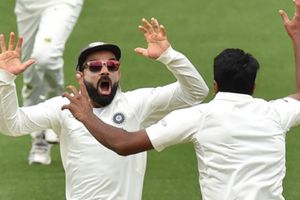 కెప్టెన్‌గా చరిత్ర: ధోని, దాదా, ద్రవిడ్‌ల కంటే భిన్నంగా విరాట్ కోహ్లీ